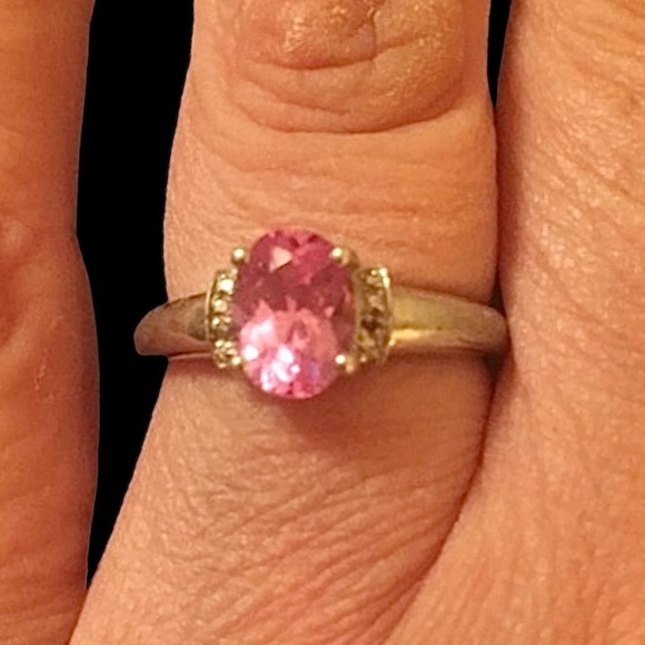 Pink Sapphire & Diamond S/S Ring. - Picture 2 of 3